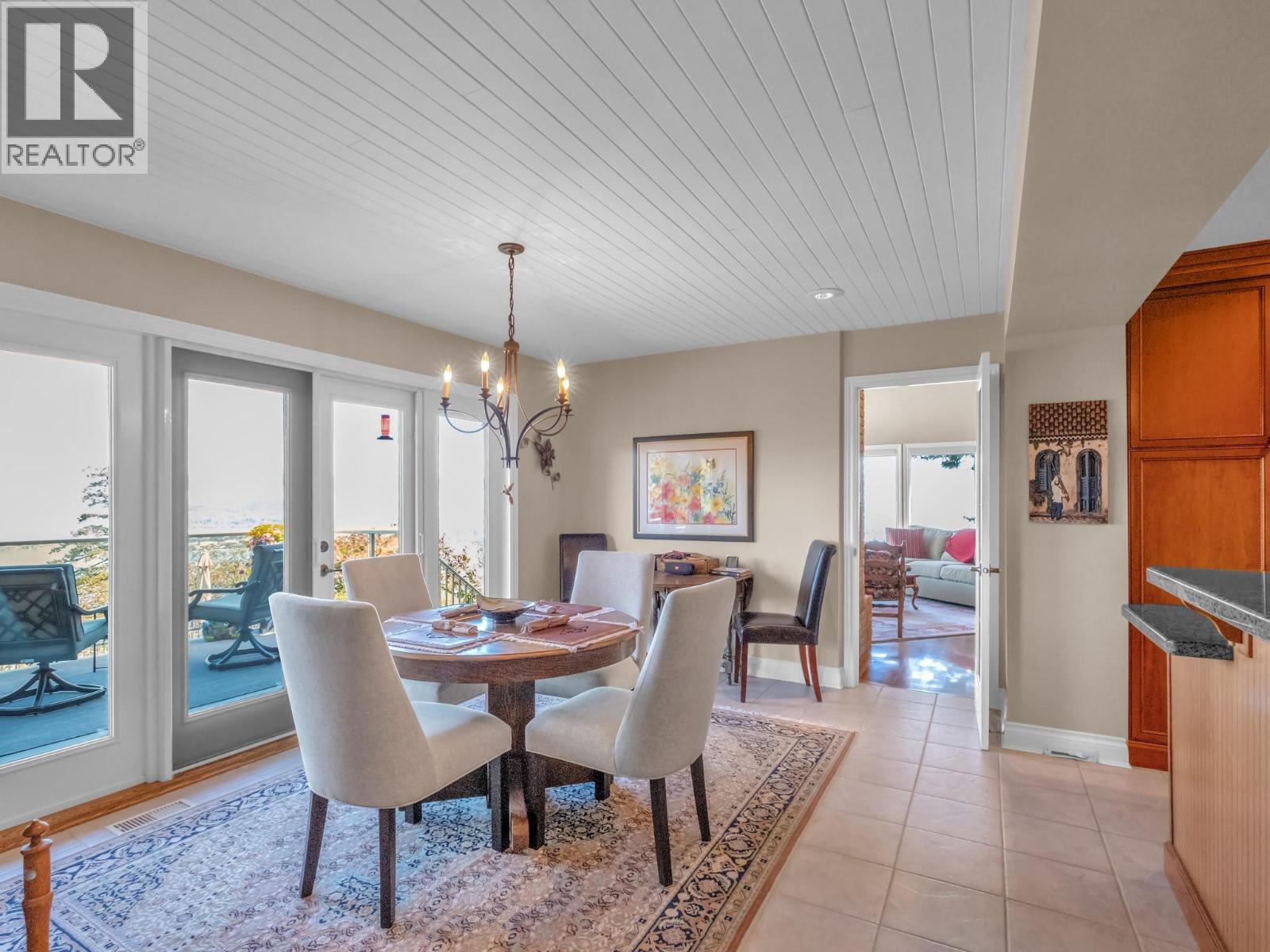 1776 Keloka Drive, West Kelowna, BC - Indoor Photo Showing Dining Room