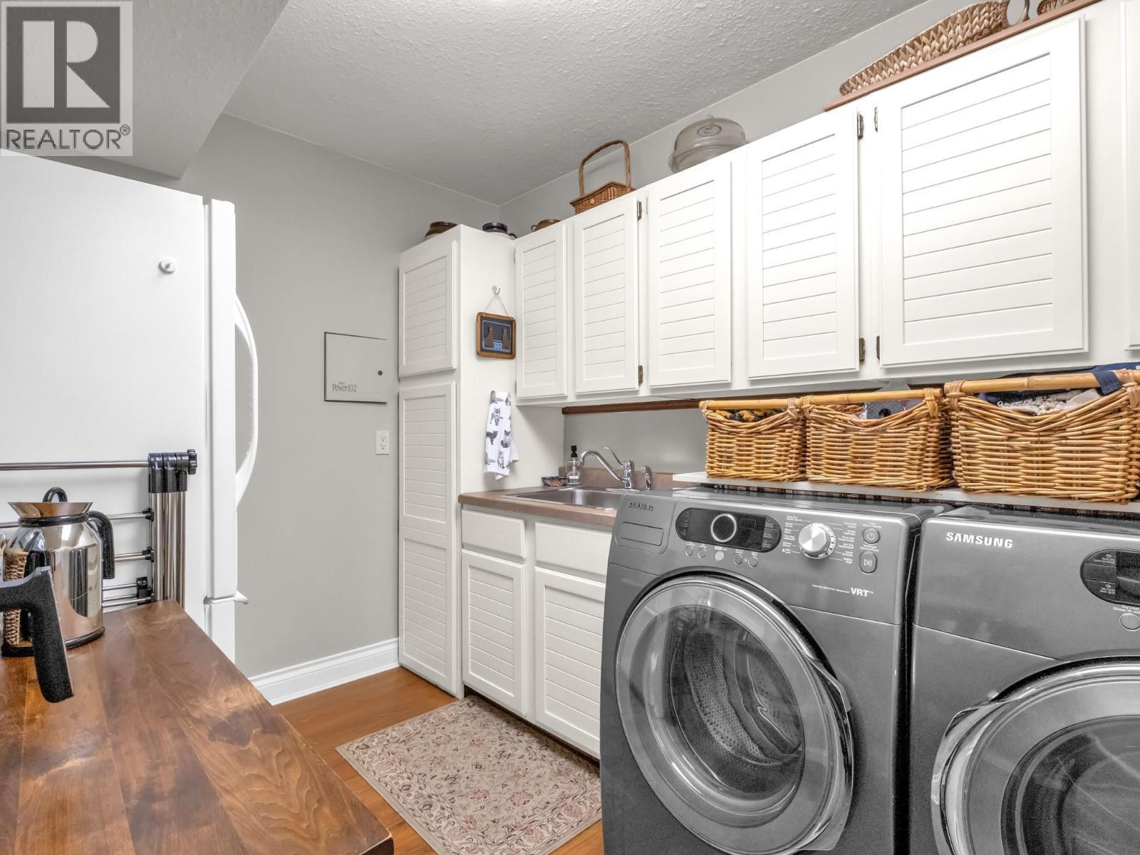 1776 Keloka Drive, West Kelowna, BC - Indoor Photo Showing Laundry Room