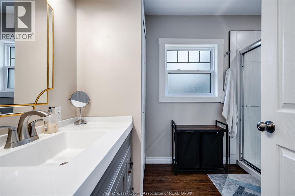 496 County Rd 34, Ruthven, ON - Indoor Photo Showing Bathroom