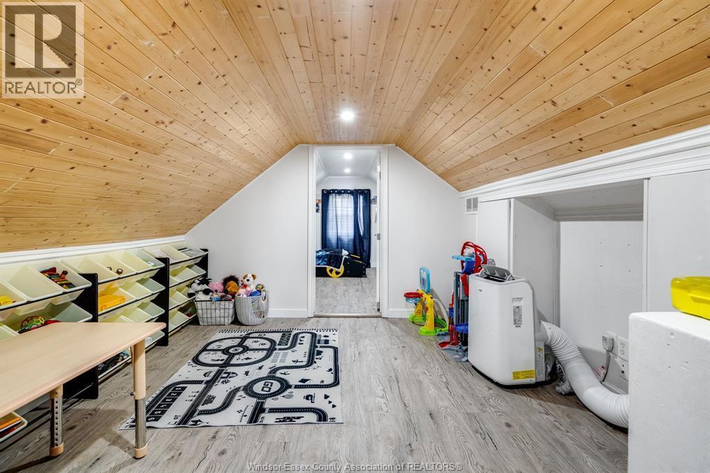 496 County Rd 34, Ruthven, ON - Indoor Photo Showing Other Room