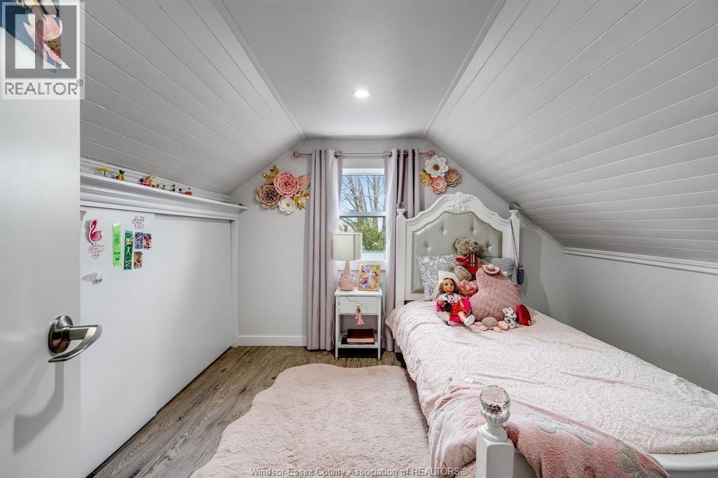 496 County Rd 34, Ruthven, ON - Indoor Photo Showing Bedroom