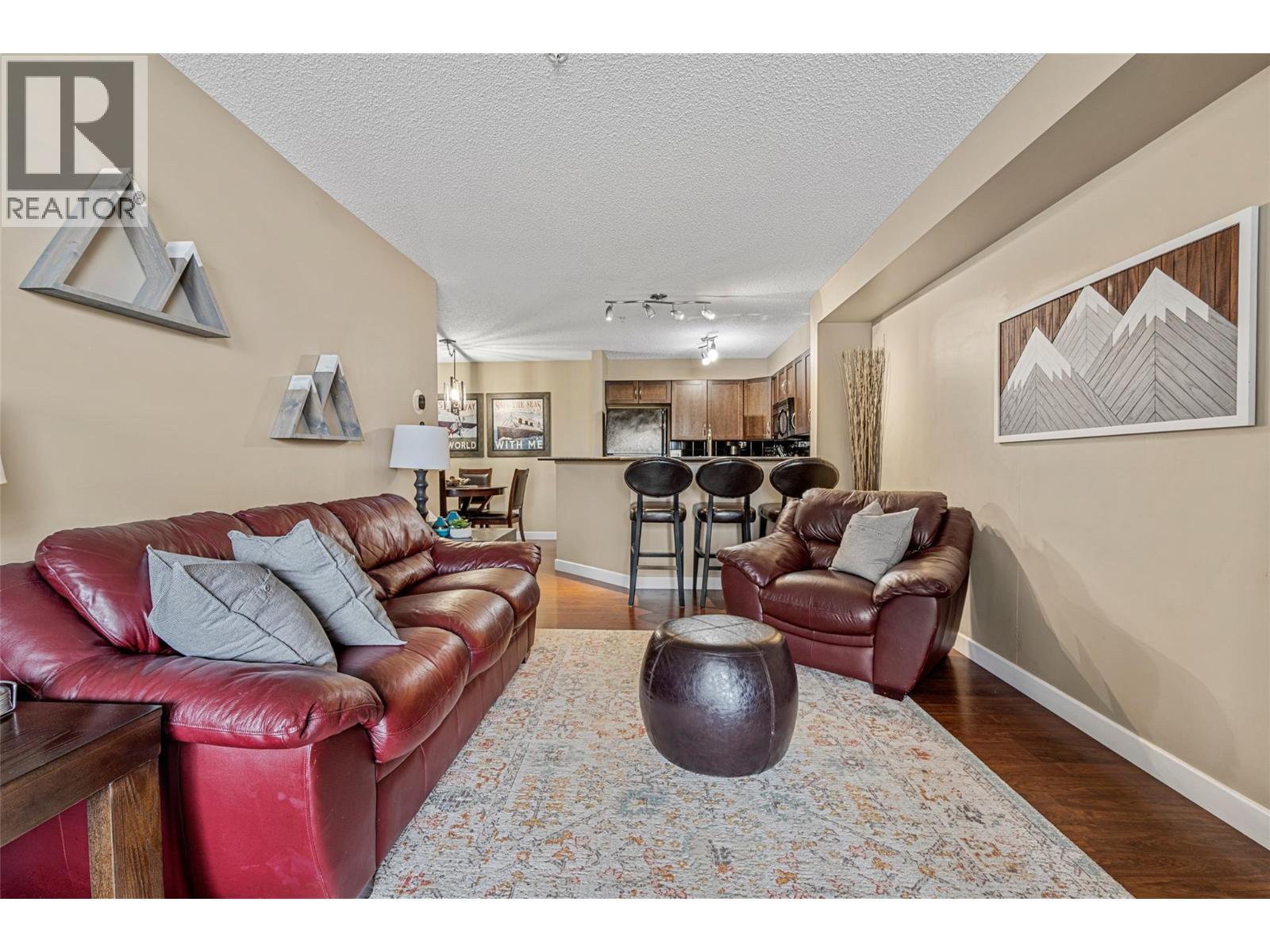205 Third Avenue Unit# 1102, Invermere, BC - Indoor Photo Showing Living Room