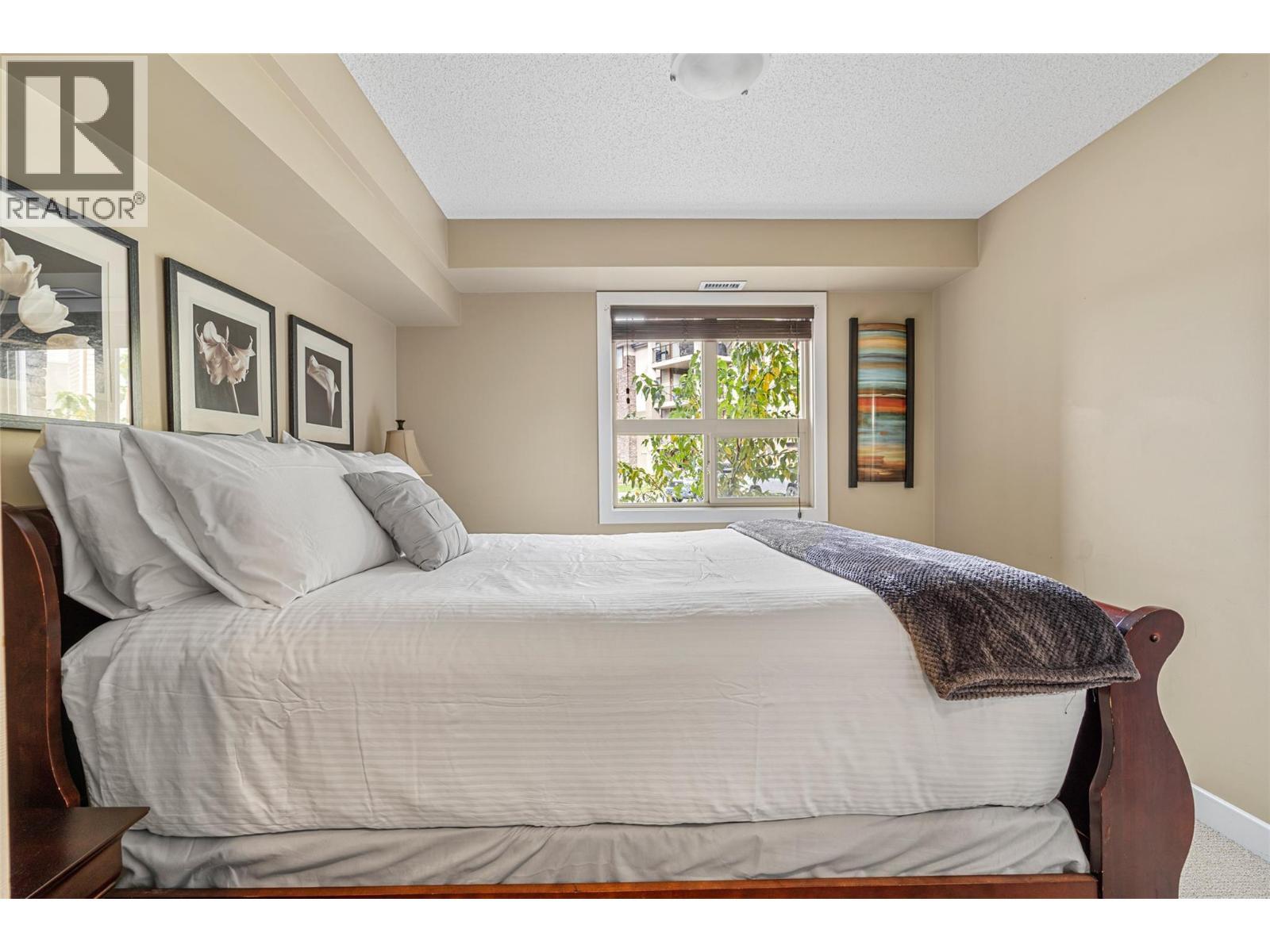 205 Third Avenue Unit# 1102, Invermere, BC - Indoor Photo Showing Bedroom