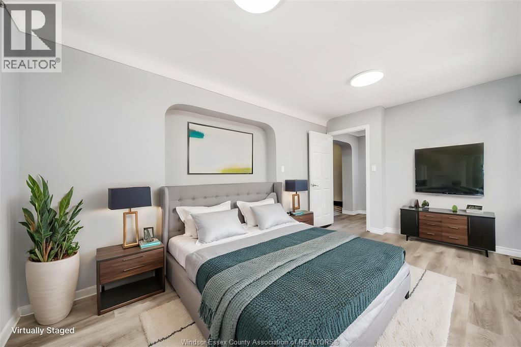358 Partington, Windsor, ON - Indoor Photo Showing Bedroom
