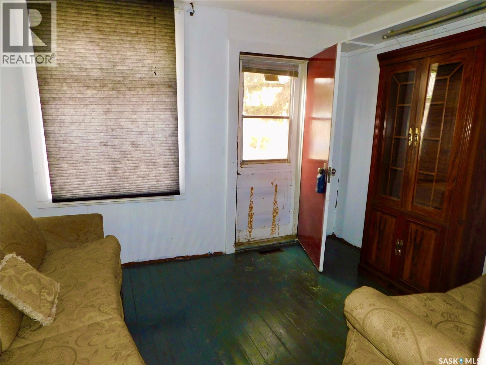 214 2Nd Street E, Lafleche, SK - Indoor