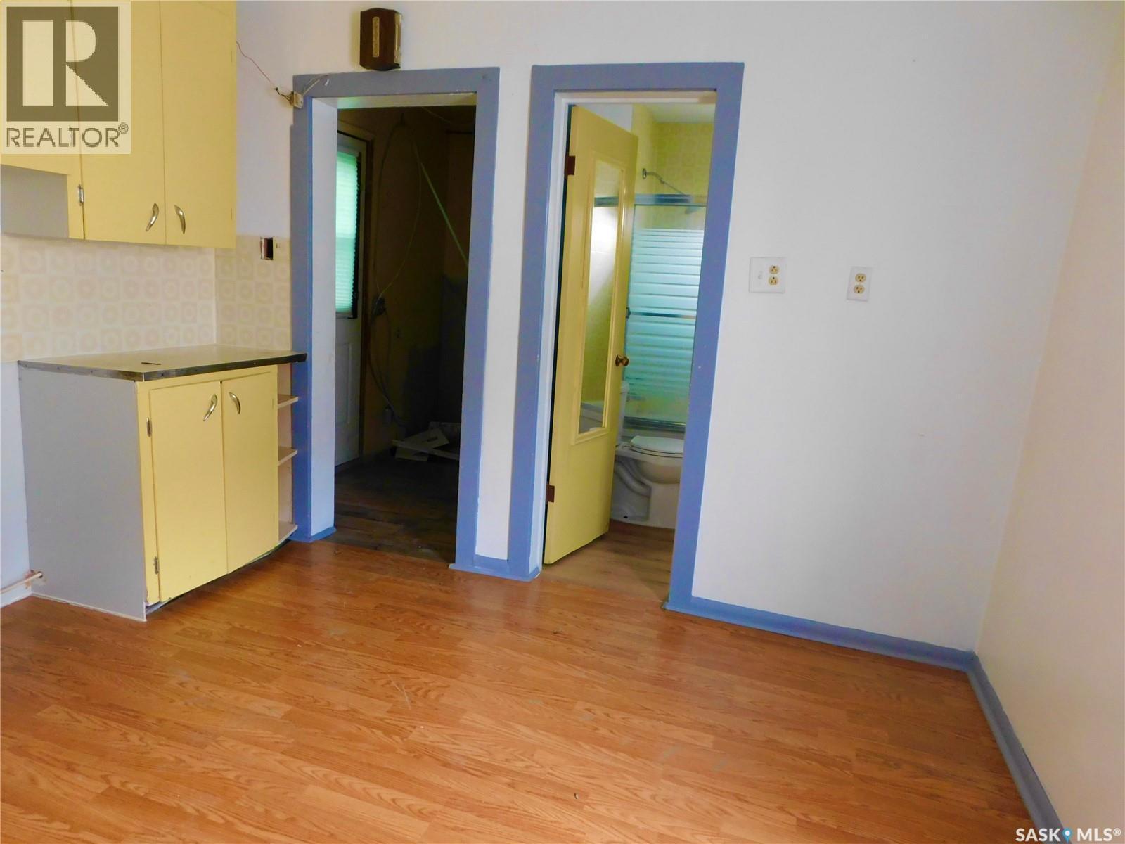 214 2Nd Street E, Lafleche, SK - Indoor