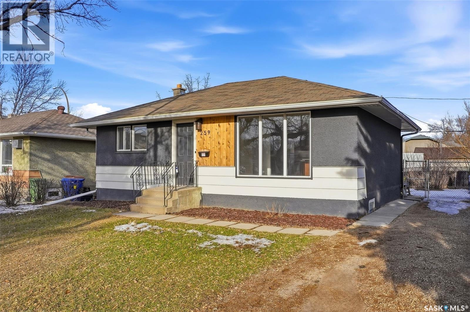 259 Broad Street N, Regina, SK - Outdoor