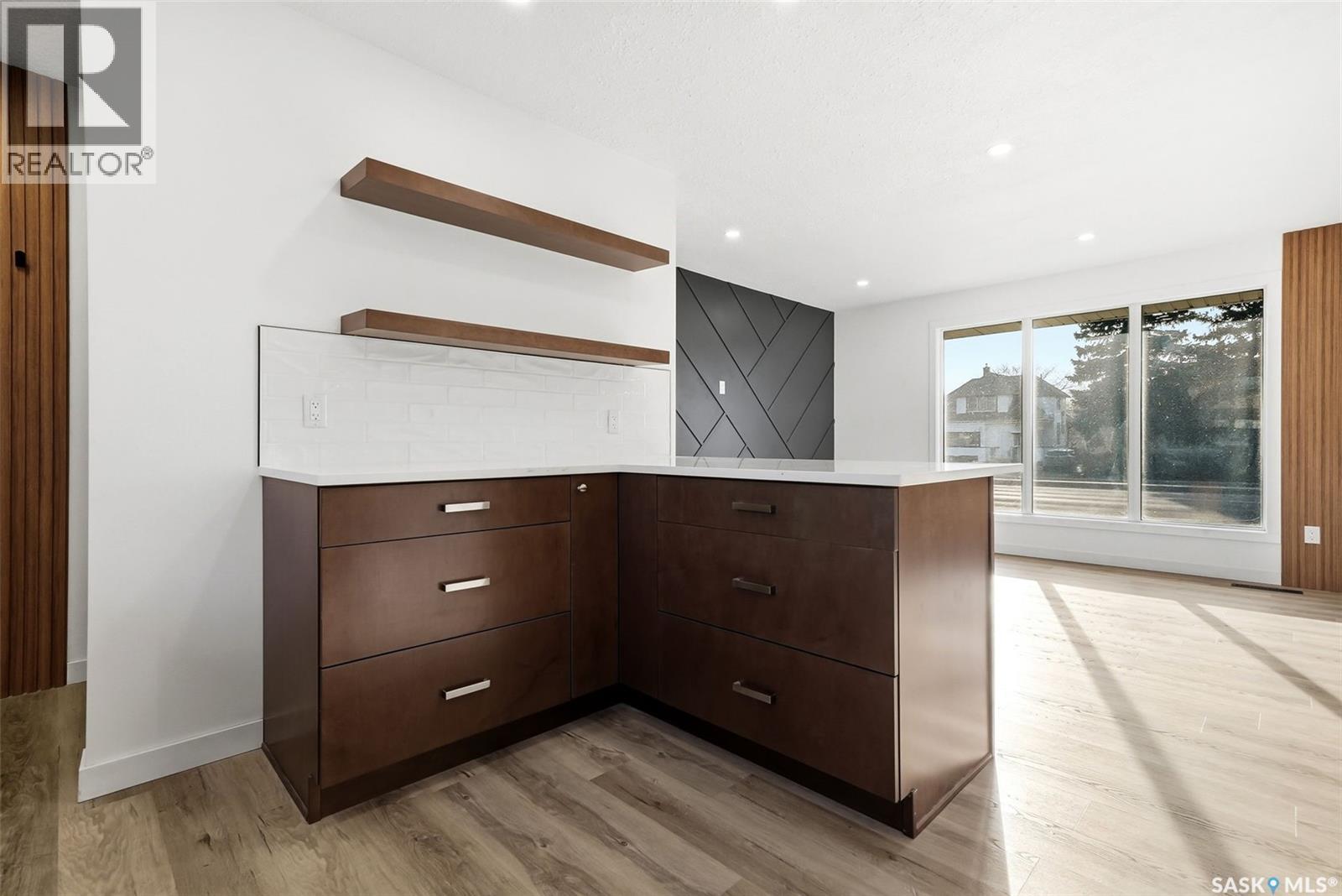 259 Broad Street N, Regina, SK - Indoor