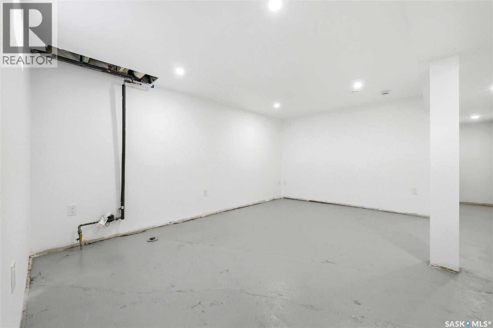 259 Broad Street N, Regina, SK - Indoor