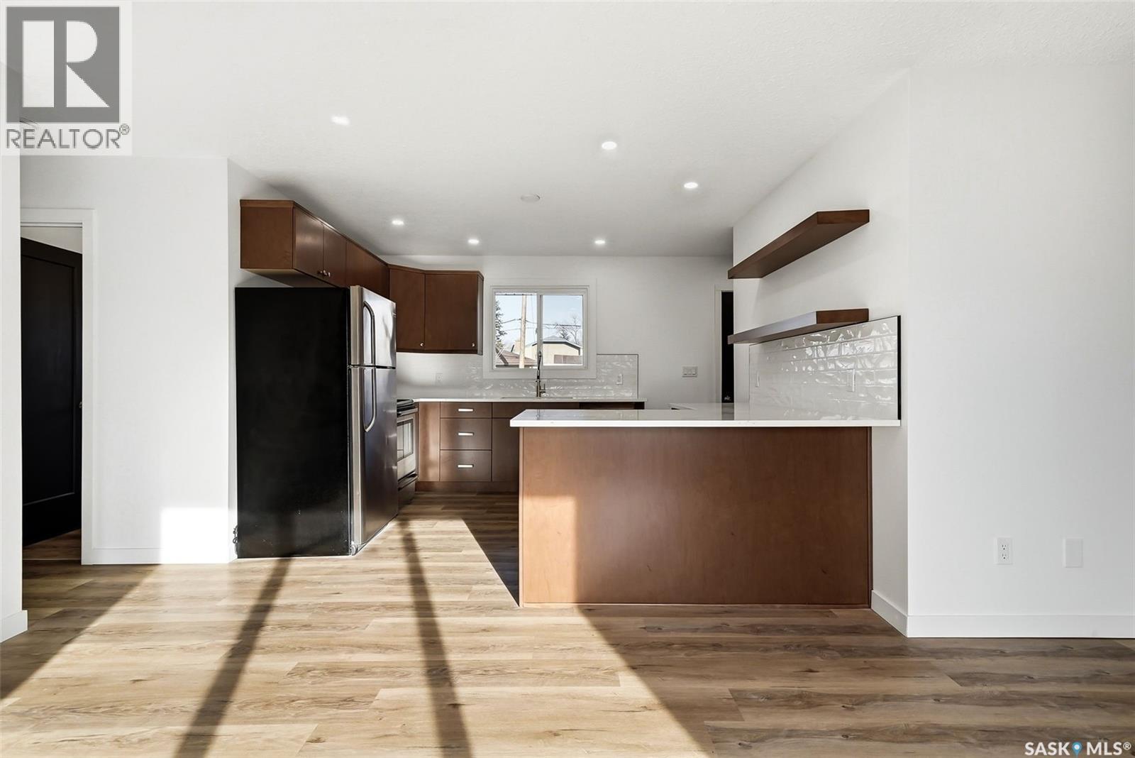 259 Broad Street N, Regina, SK - Indoor Photo Showing Kitchen