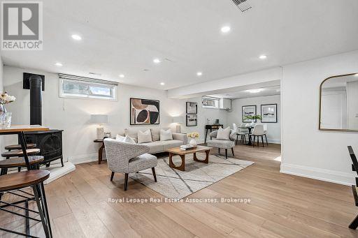 20 Suburban Drive, Mississauga, ON - Indoor