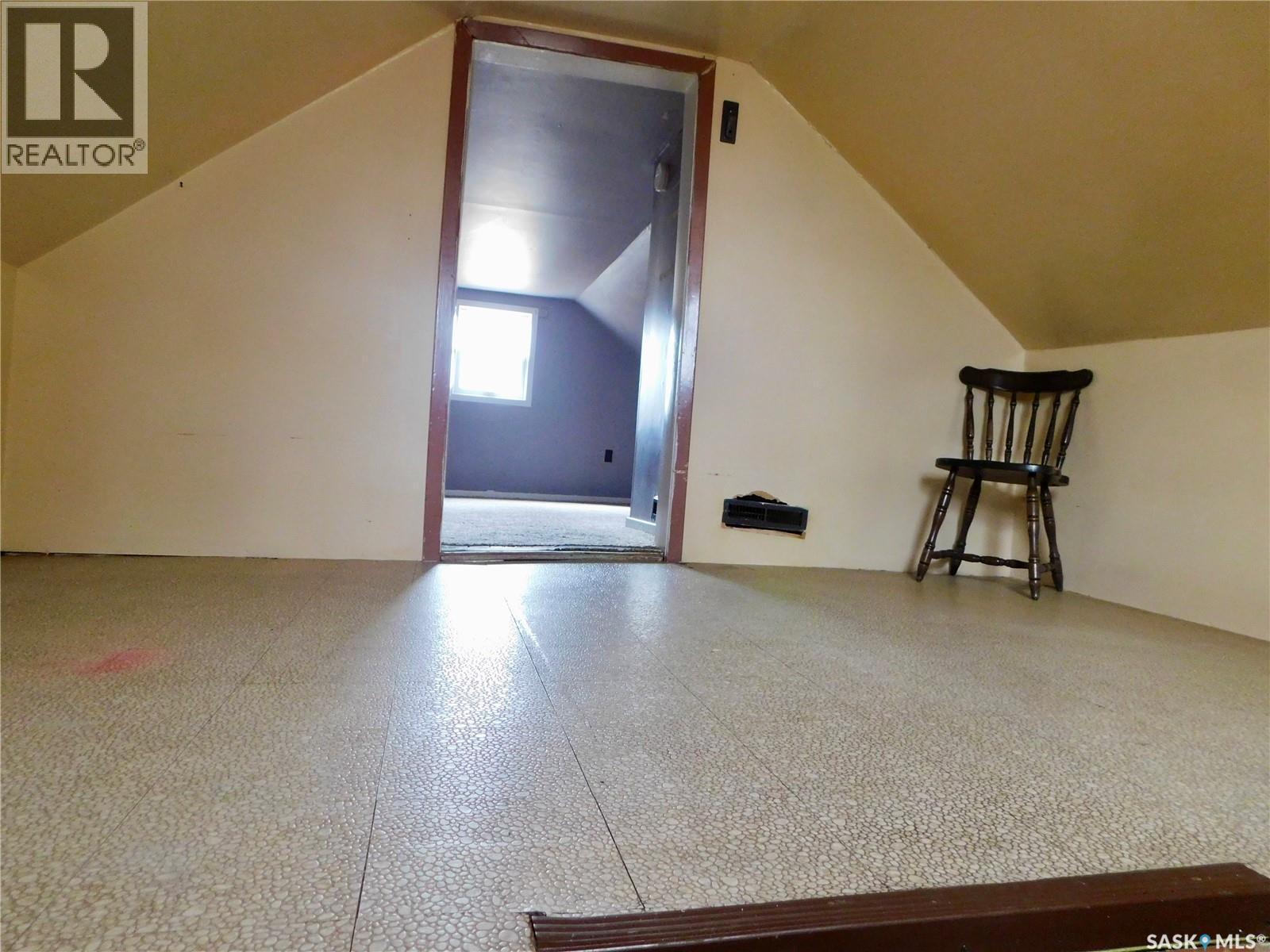 220 2Nd Street E, Lafleche, SK - Indoor Photo Showing Other Room