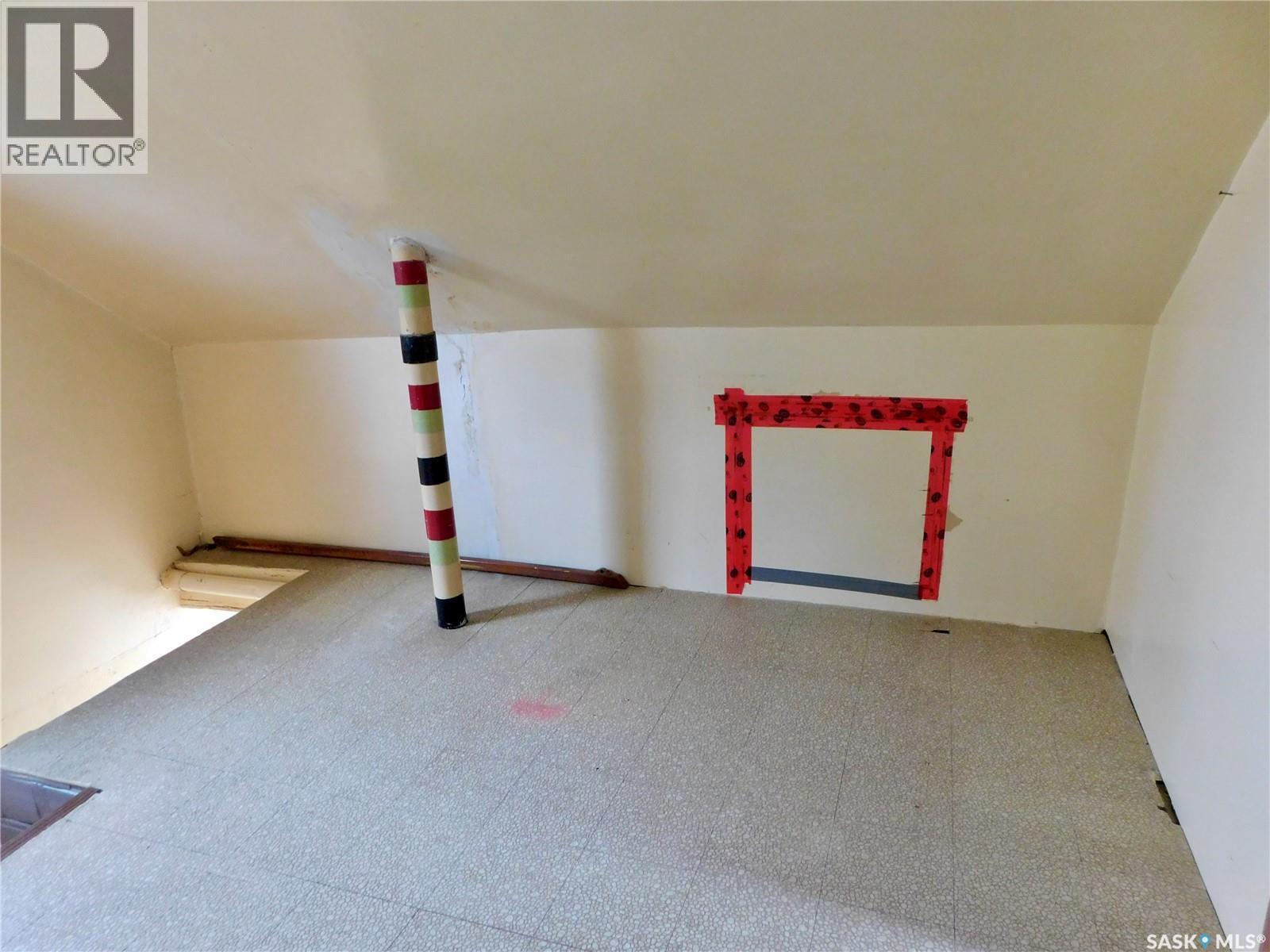 220 2Nd Street E, Lafleche, SK - Indoor Photo Showing Other Room