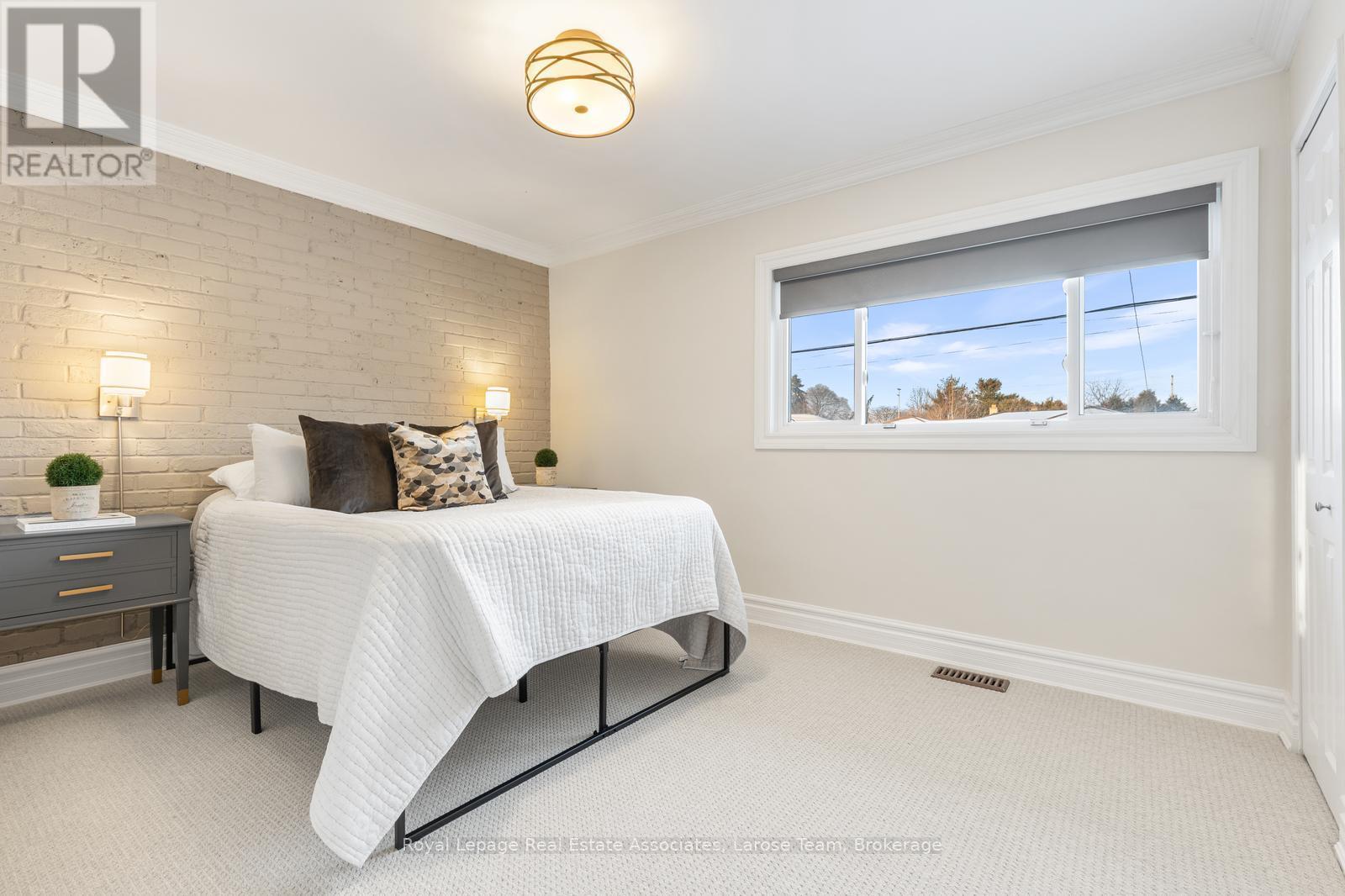 2176 Florian Road, Mississauga, ON - Indoor Photo Showing Bedroom