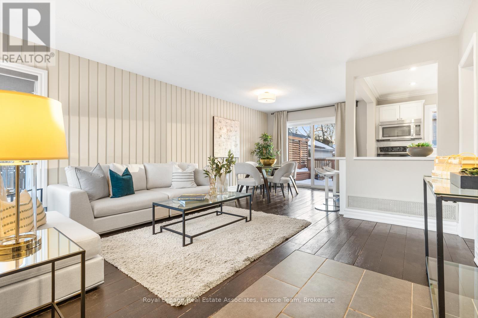 2176 Florian Road, Mississauga, ON - Indoor Photo Showing Living Room