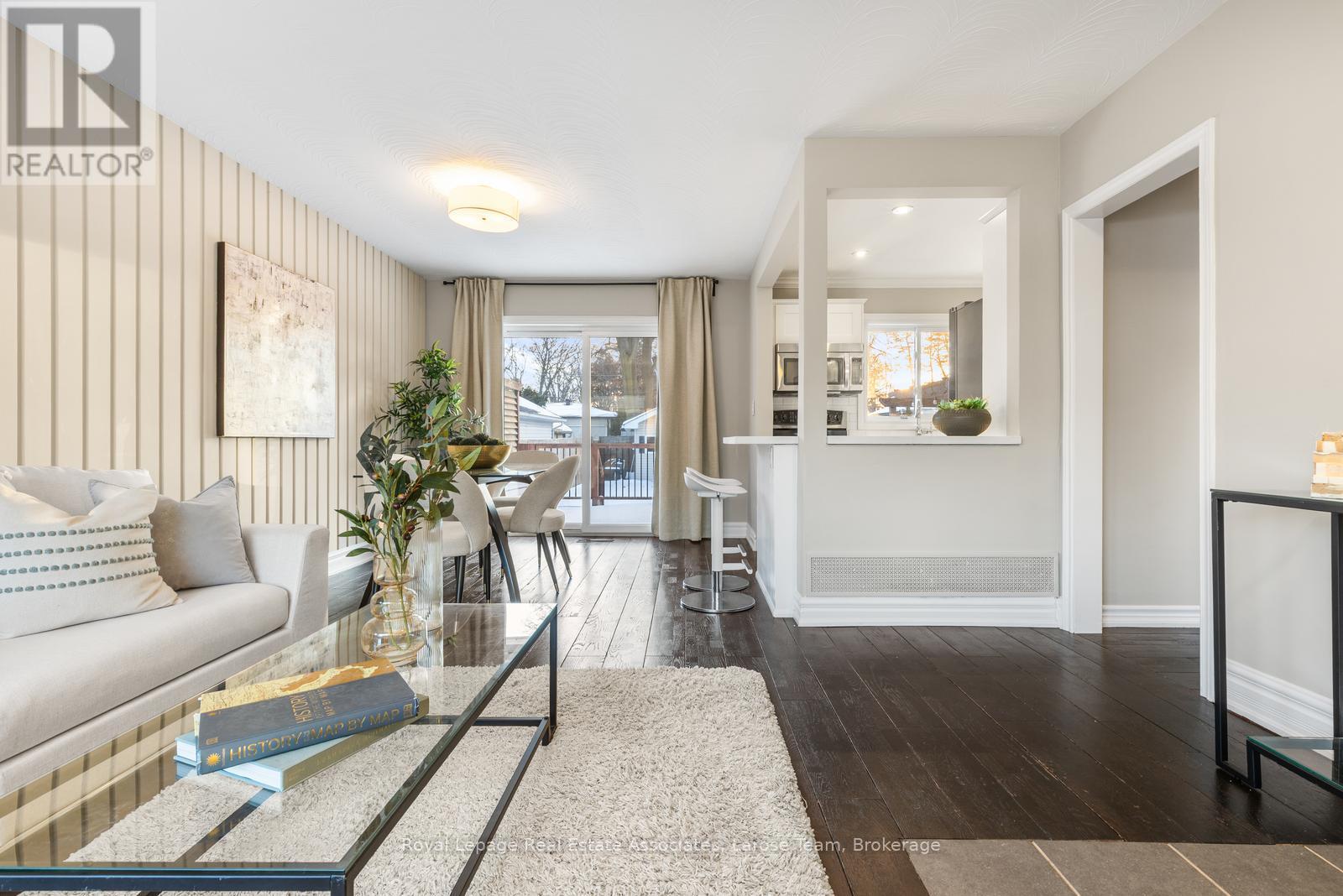 2176 Florian Road, Mississauga, ON - Indoor Photo Showing Living Room