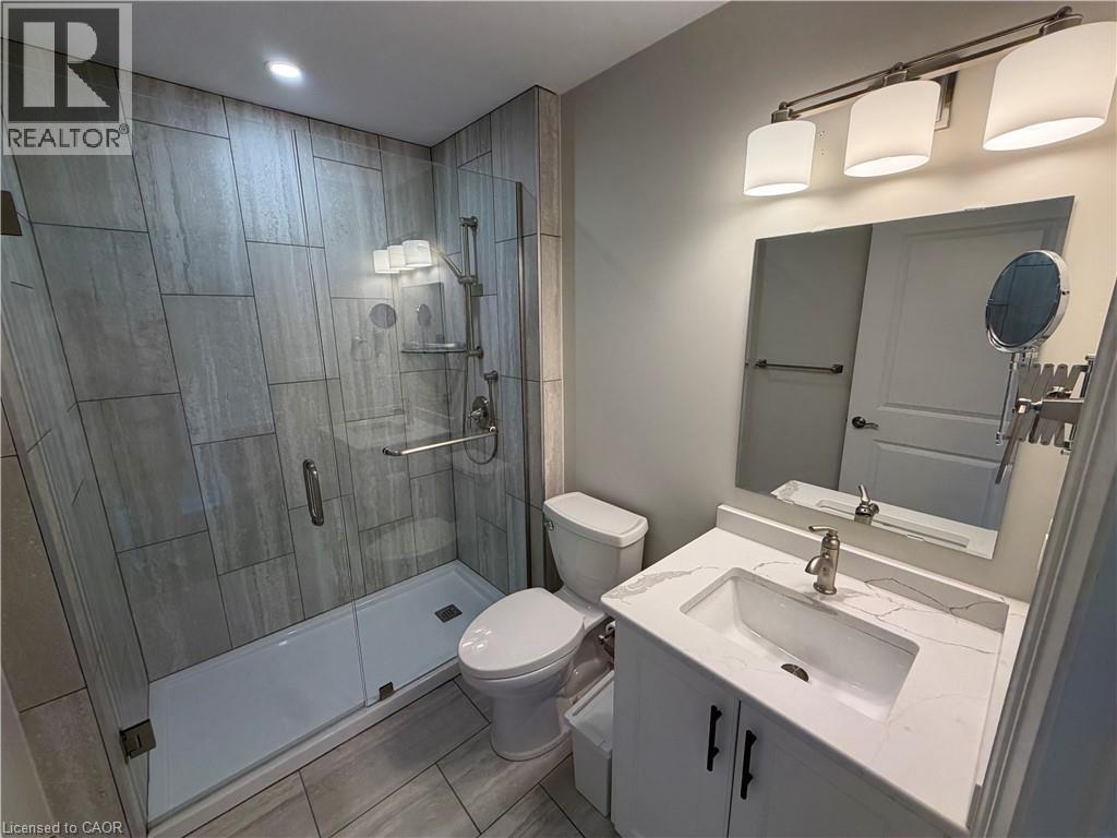 59 Szollosy Circle, Hamilton, ON - Indoor Photo Showing Bathroom