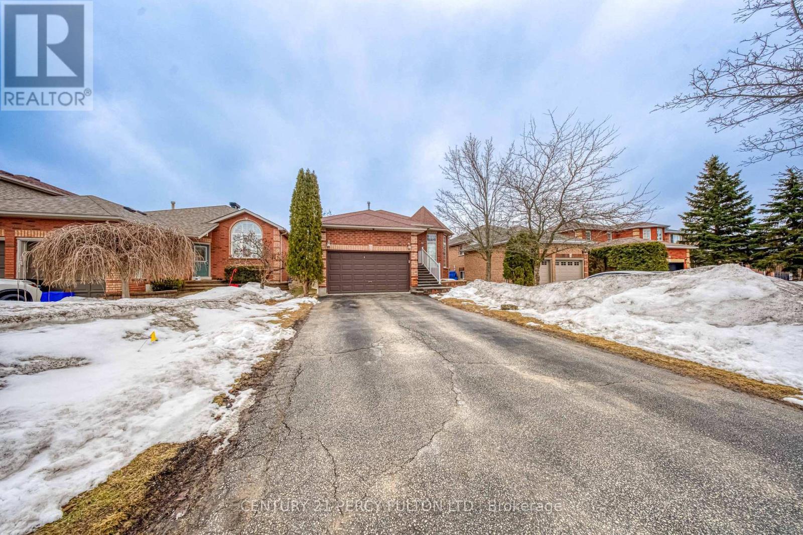 25 Crompton Drive, Barrie, ON - Outdoor