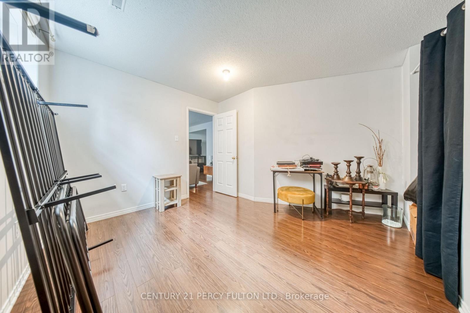 25 Crompton Drive, Barrie, ON - Indoor Photo Showing Other Room