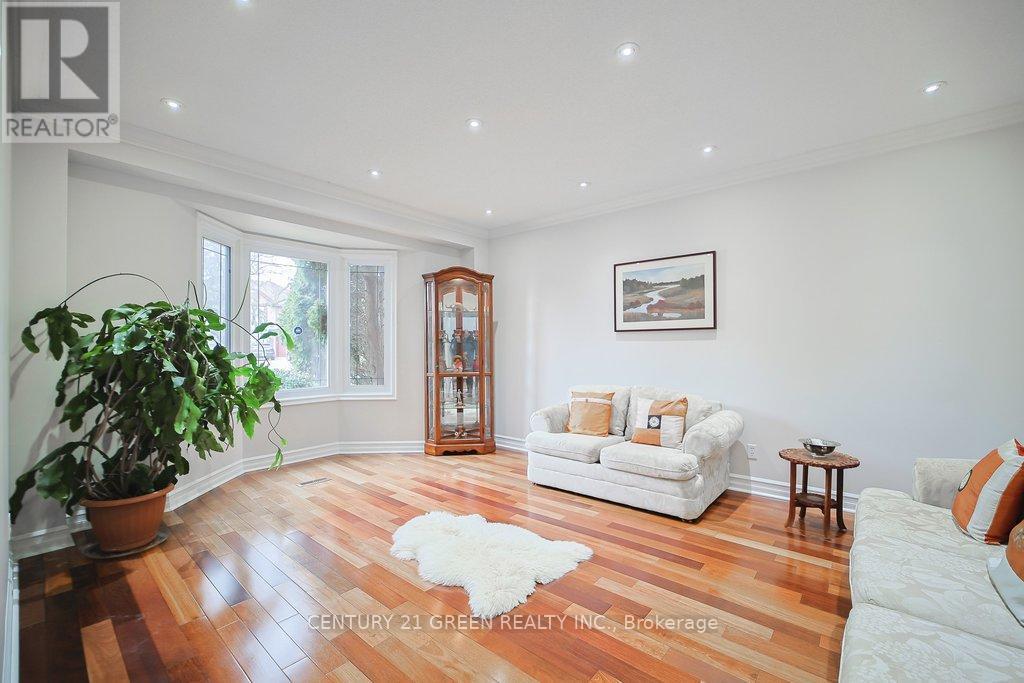 4635 Beaufort Terrace, Mississauga, ON - Indoor Photo Showing Living Room