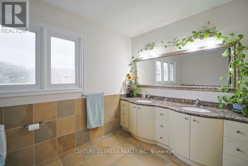 4635 Beaufort Terrace, Mississauga, ON - Indoor Photo Showing Bathroom