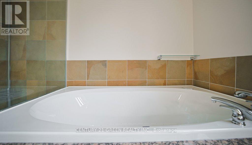 4635 Beaufort Terrace, Mississauga, ON - Indoor Photo Showing Bathroom