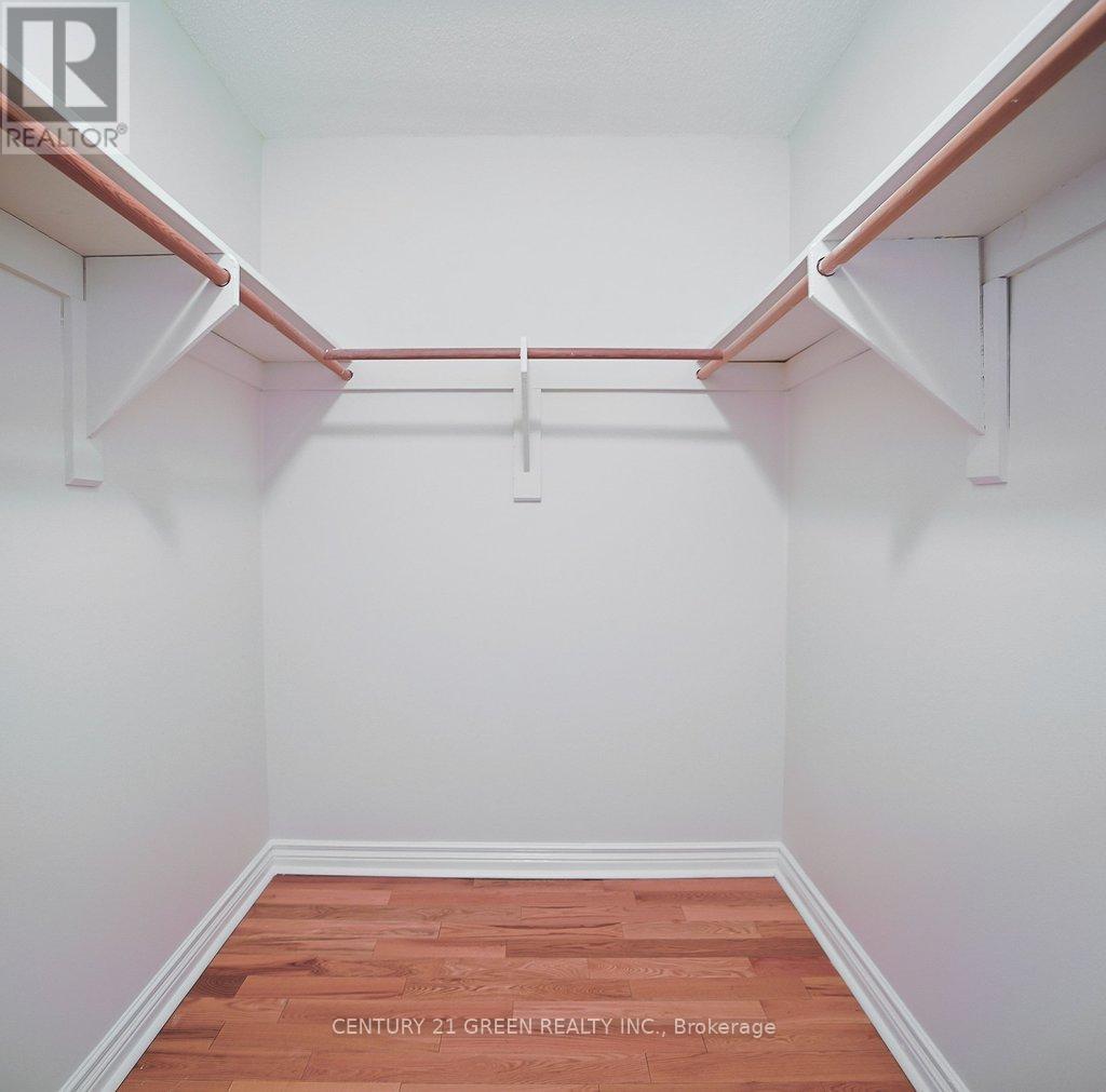 4635 Beaufort Terrace, Mississauga, ON - Indoor With Storage