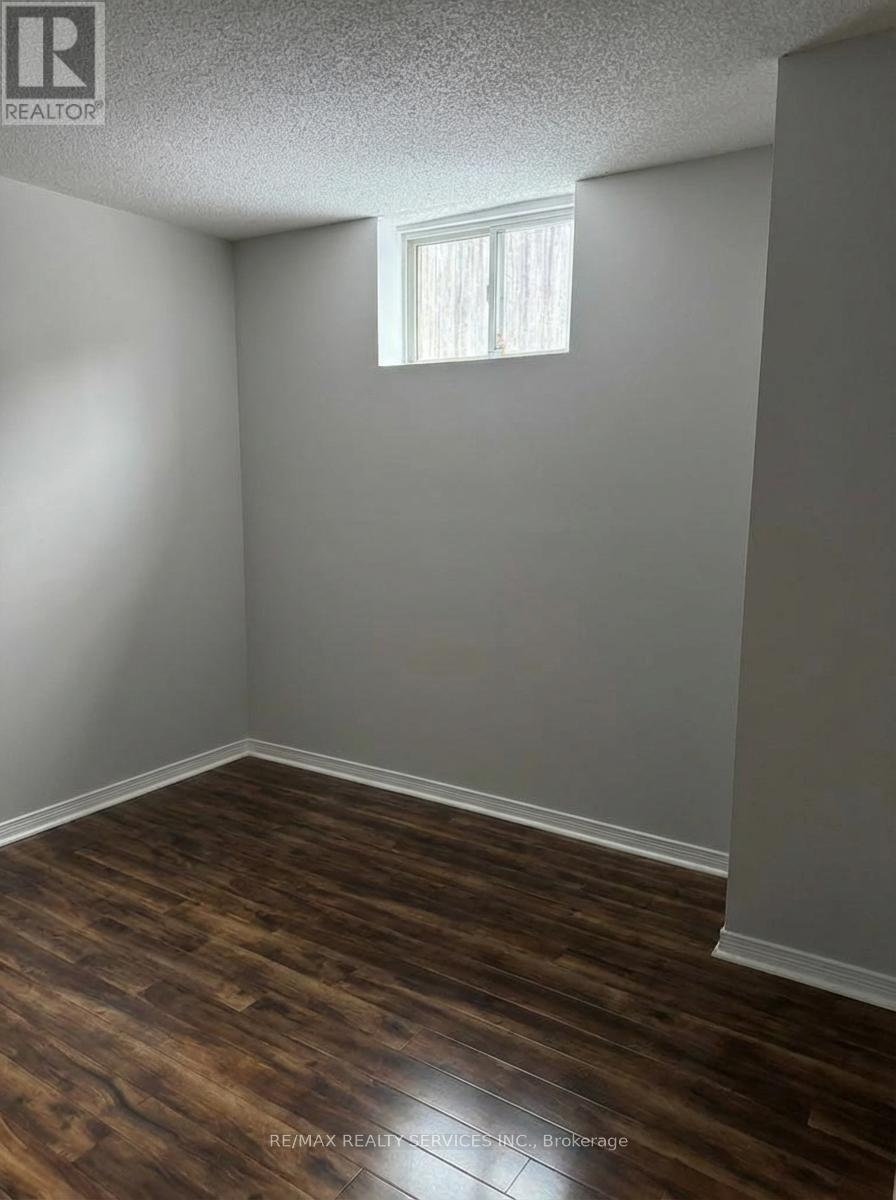 5th bedroom in basement with 3pce bath - 2432 Marisa Court, Mississauga, ON - Indoor Photo Showing Other Room