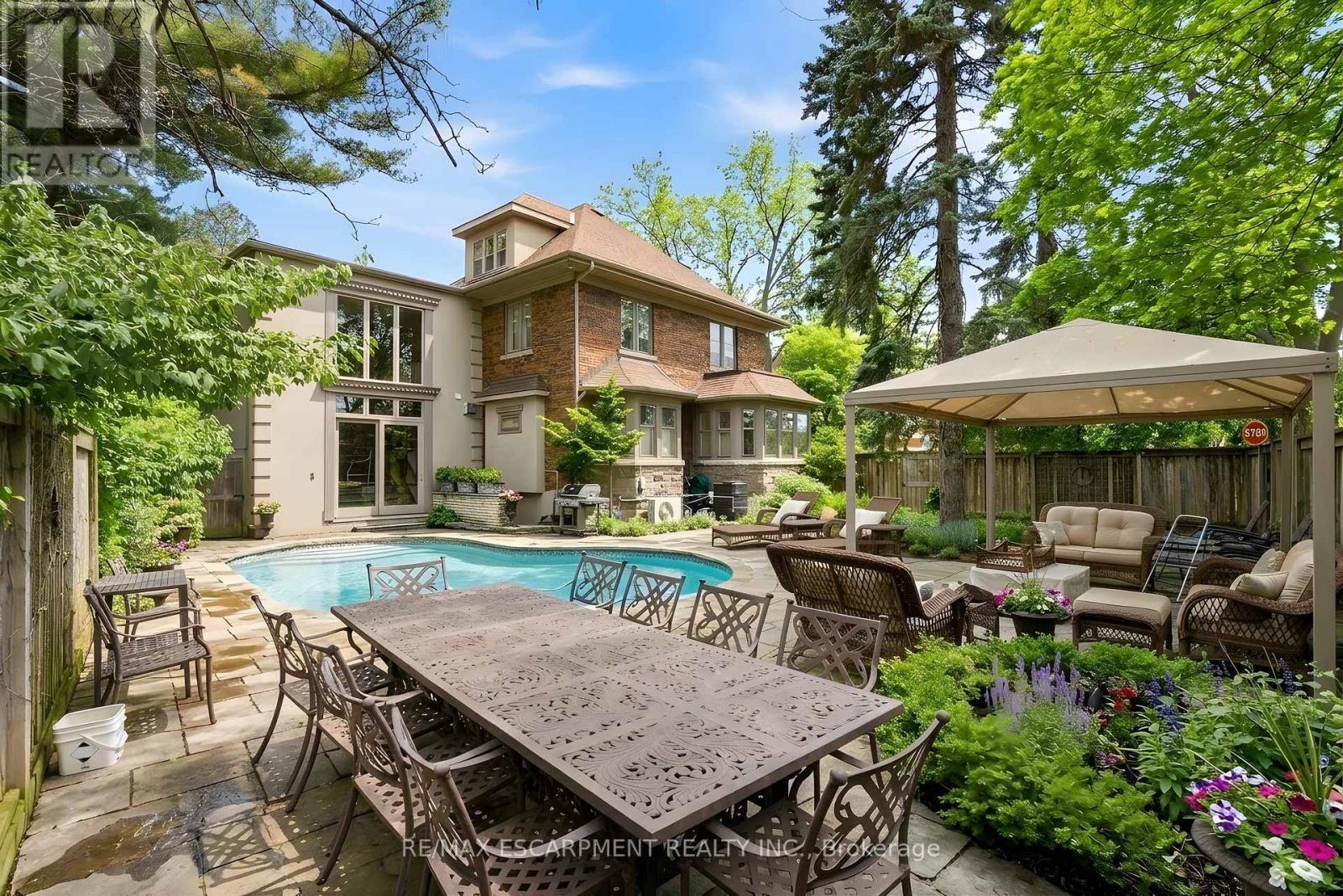 74 Oak Knoll Drive, Hamilton, ON - Outdoor With In Ground Pool With Deck Patio Veranda With Backyard