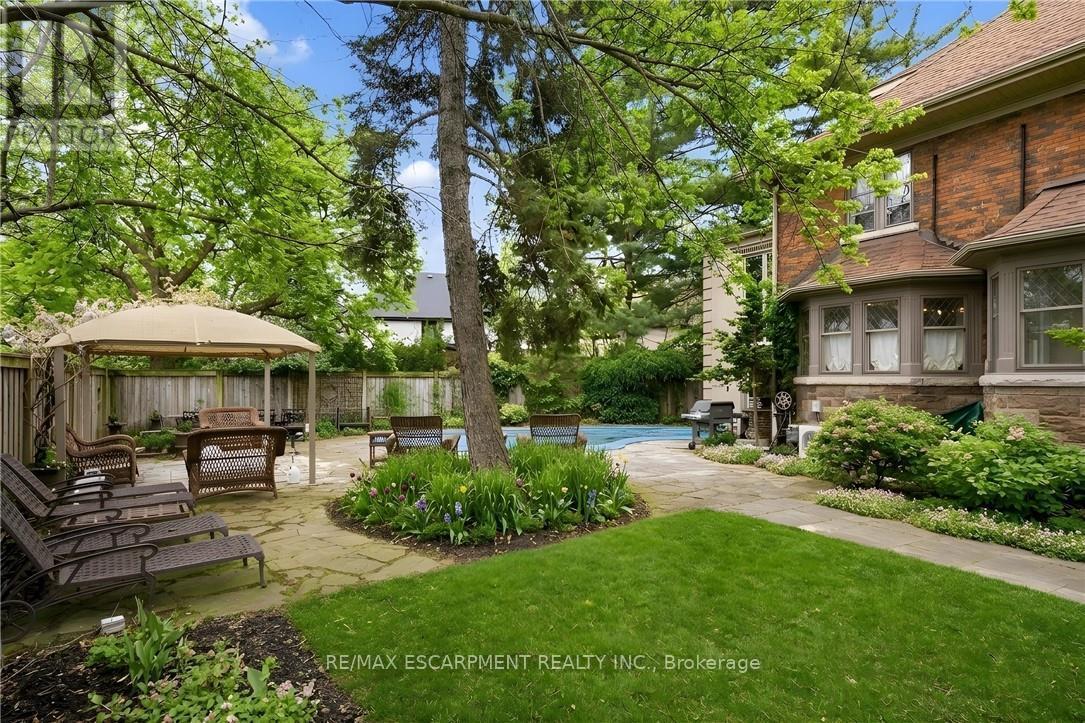 74 Oak Knoll Drive, Hamilton, ON - Outdoor