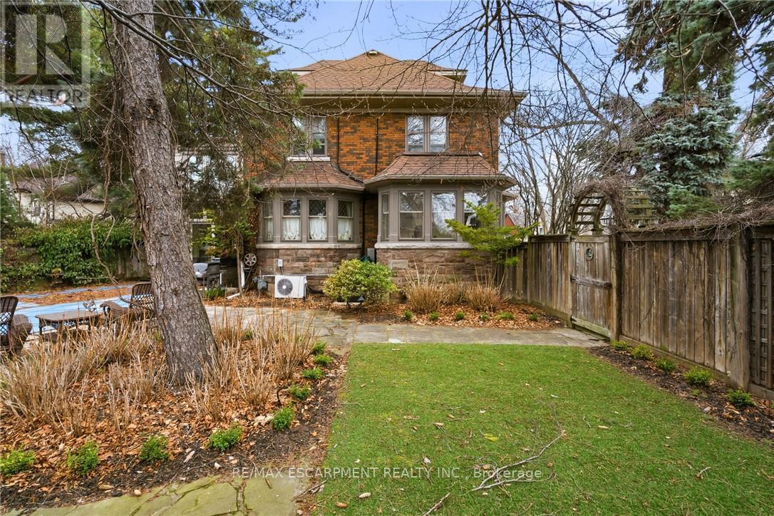 74 Oak Knoll Drive, Hamilton, ON - Outdoor