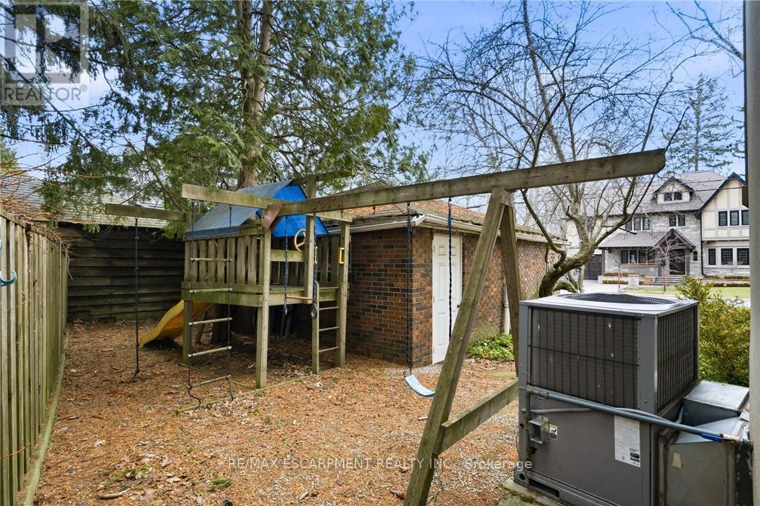 74 Oak Knoll Drive, Hamilton, ON - Outdoor