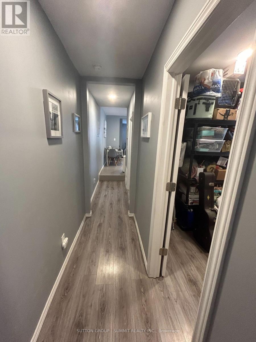 8 St Matthews Avenue, Hamilton, ON - Indoor Photo Showing Other Room