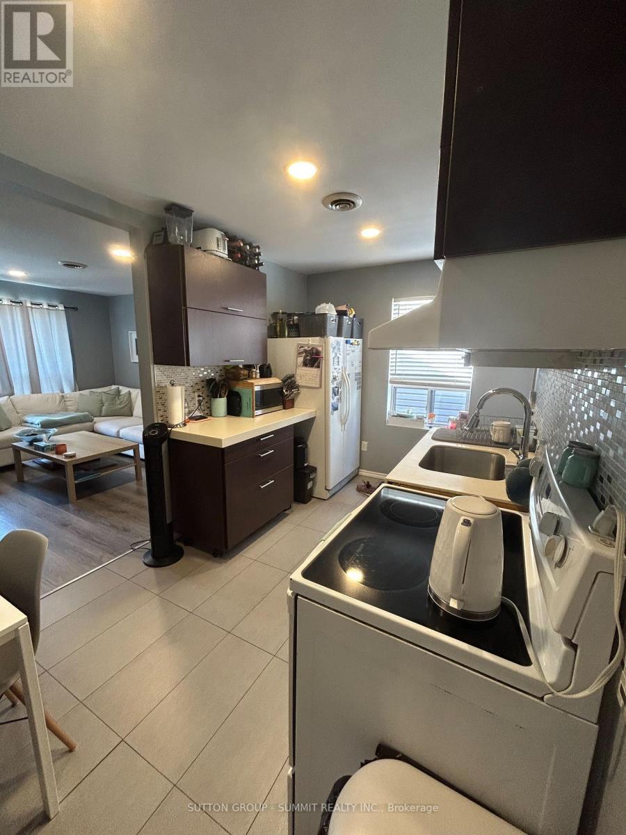 8 St Matthews Avenue, Hamilton, ON - Indoor