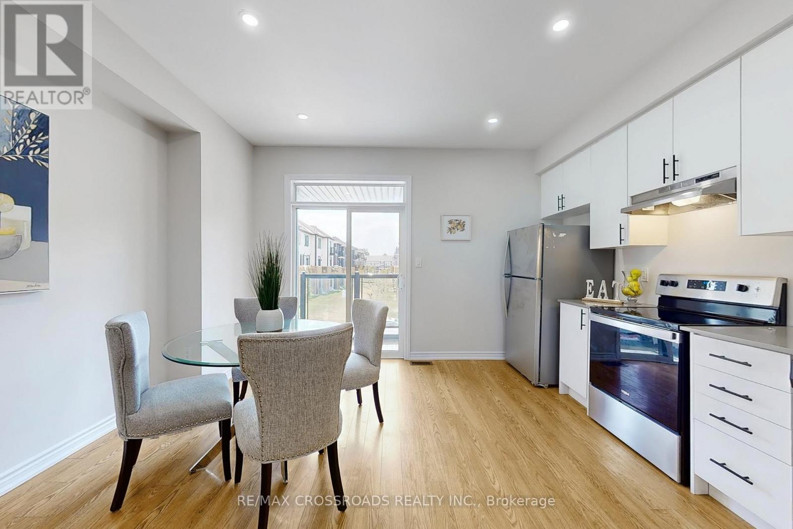 384 Okanagan Path, Oshawa, ON - Indoor