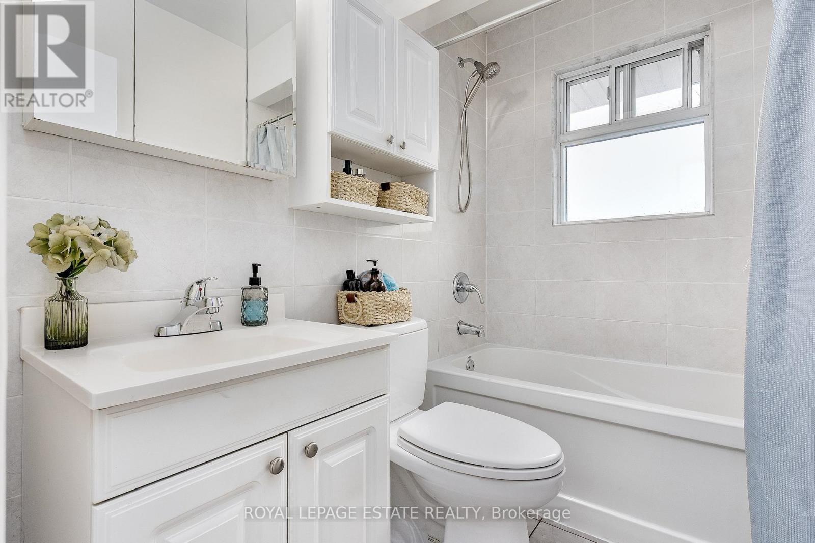 11 Garrick Road, Toronto, ON - Indoor Photo Showing Bathroom
