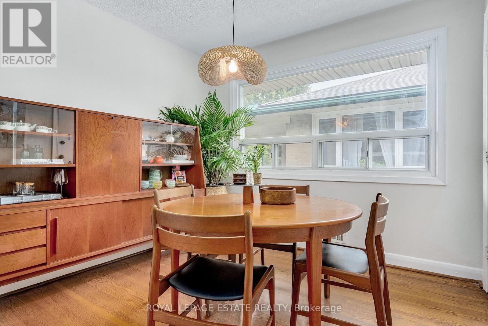 11 Garrick Road, Toronto, ON - Indoor Photo Showing Dining Room