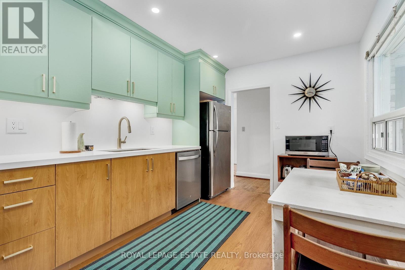 11 Garrick Road, Toronto, ON - Indoor Photo Showing Kitchen