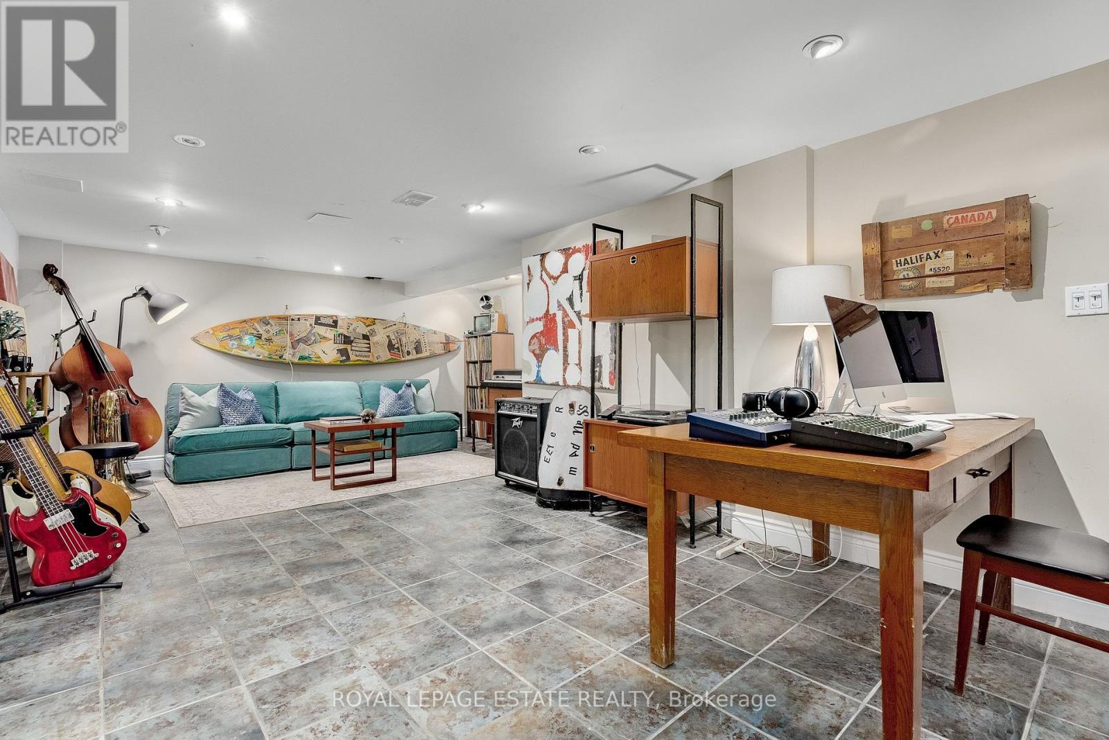 11 Garrick Road, Toronto, ON - Indoor