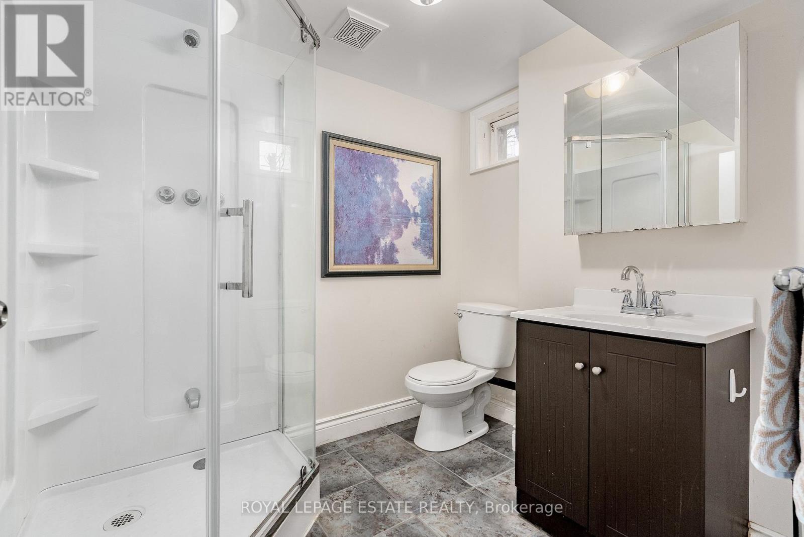 11 Garrick Road, Toronto, ON - Indoor Photo Showing Bathroom