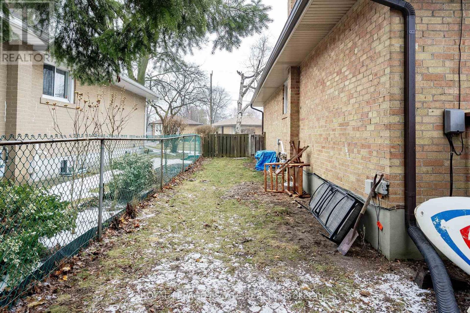 11 Garrick Road, Toronto, ON - Outdoor With Exterior