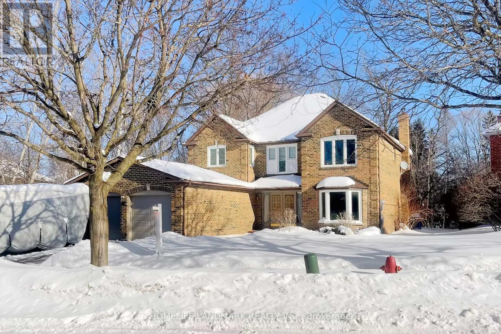 16 Willis Drive, Aurora, ON - Outdoor With Facade