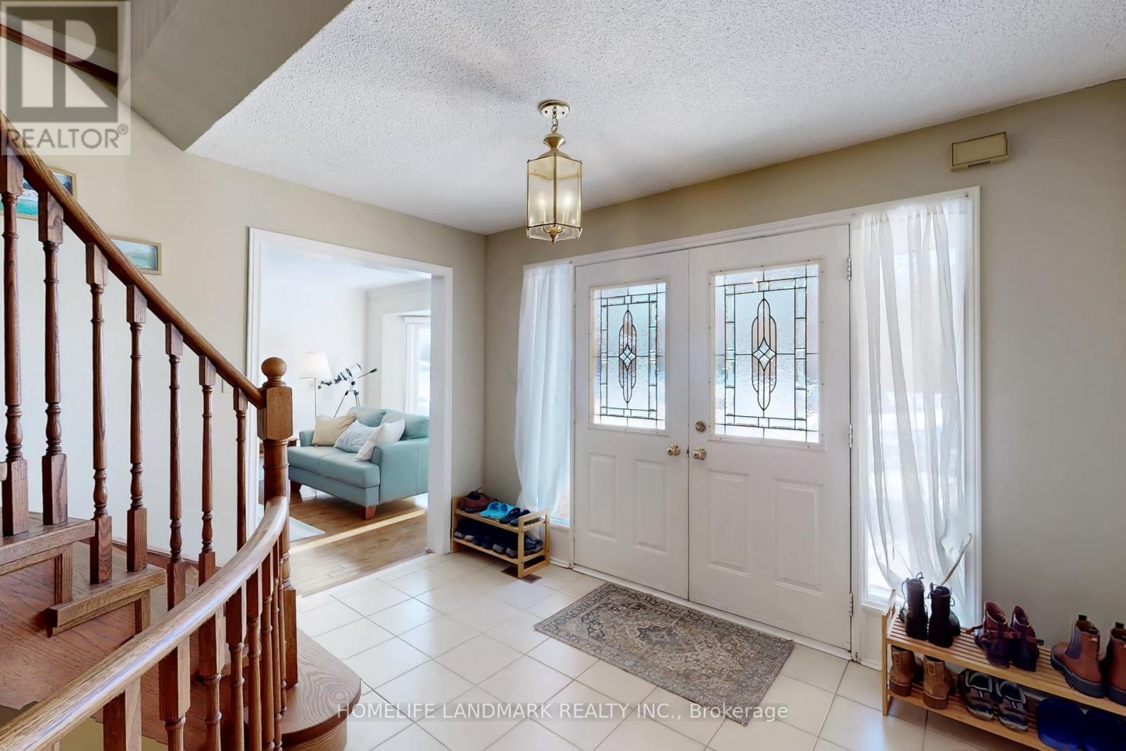 16 Willis Drive, Aurora, ON - Indoor Photo Showing Other Room