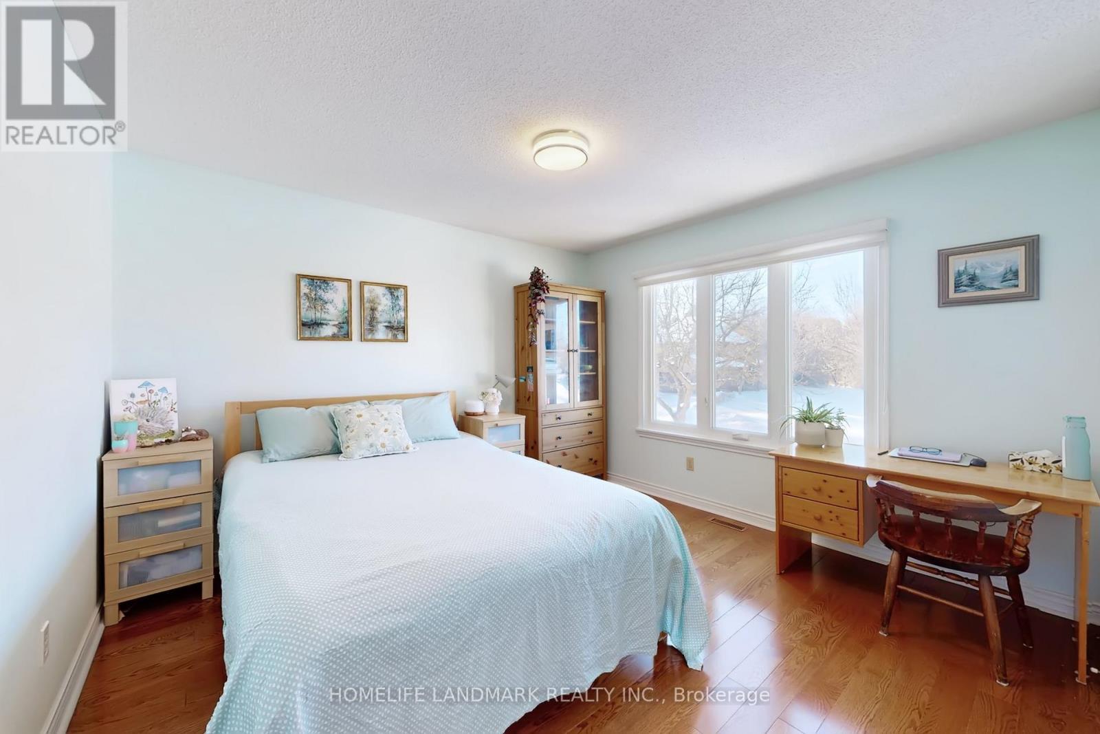 16 Willis Drive, Aurora, ON - Indoor Photo Showing Bedroom