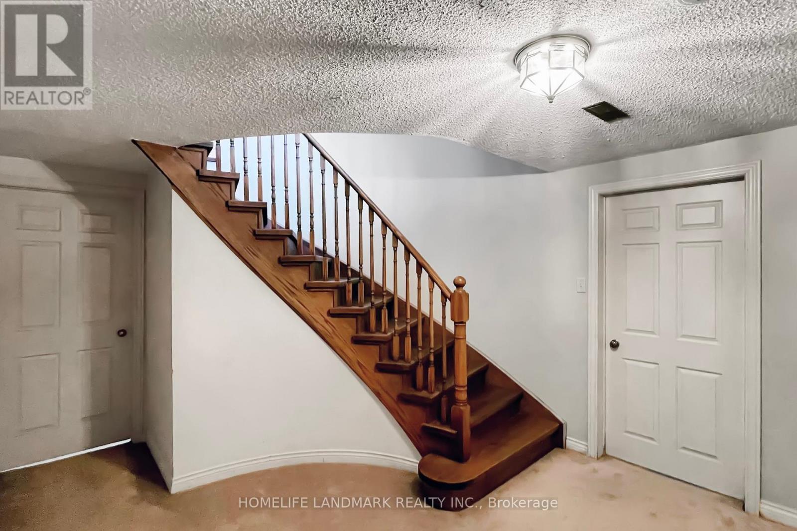 16 Willis Drive, Aurora, ON - Indoor Photo Showing Other Room