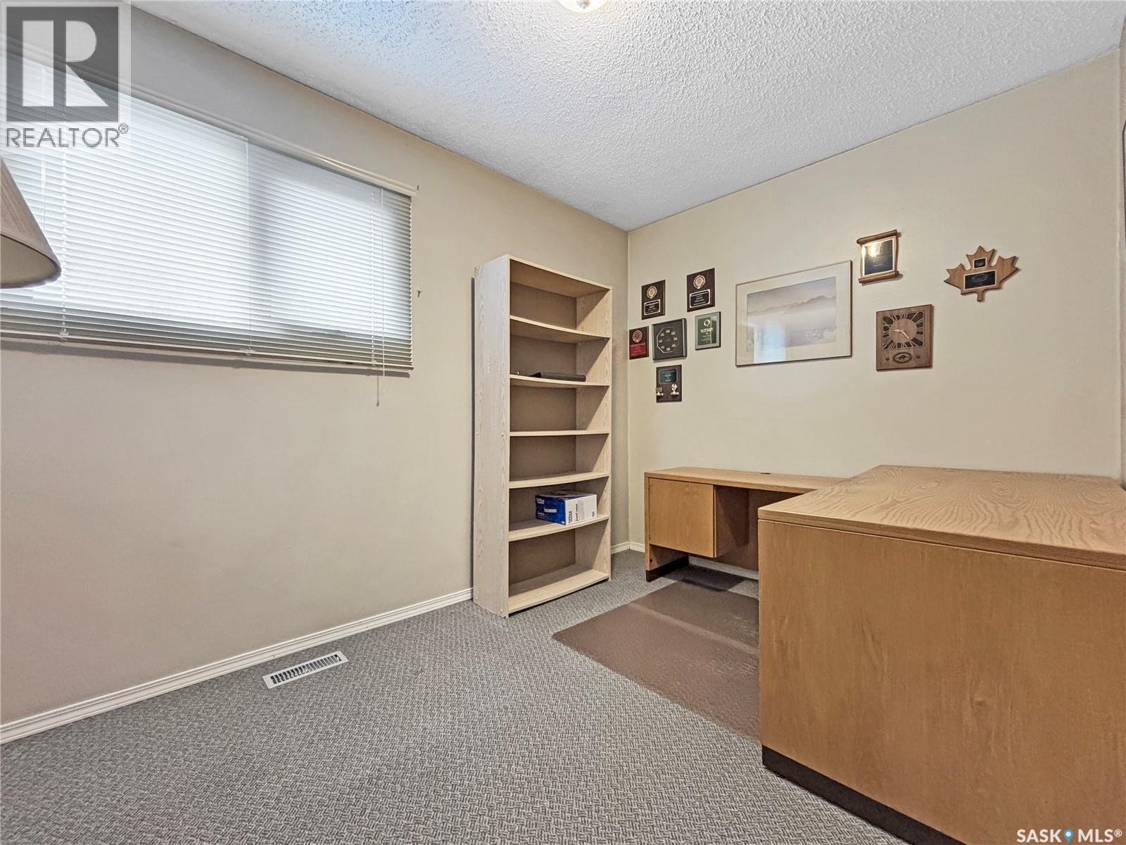 437 Douglas Crescent, Saskatoon, SK - Indoor