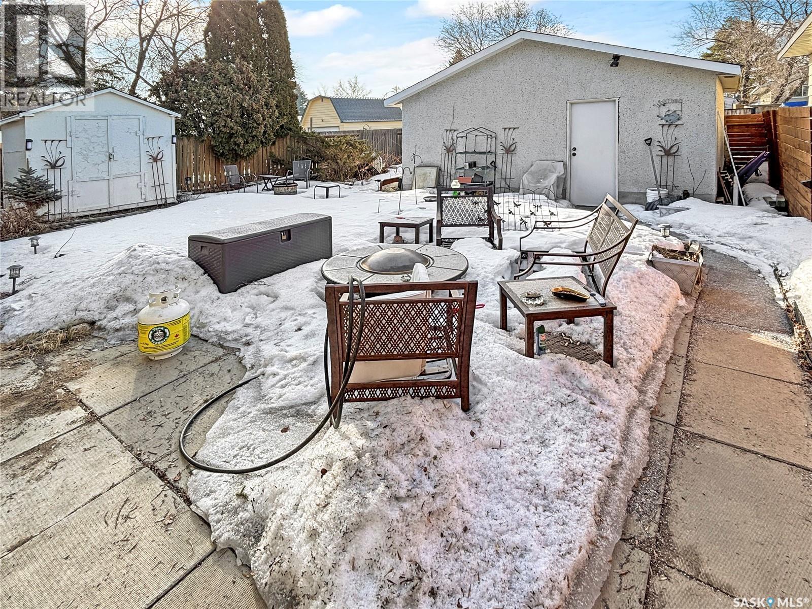 437 Douglas Crescent, Saskatoon, SK - Outdoor