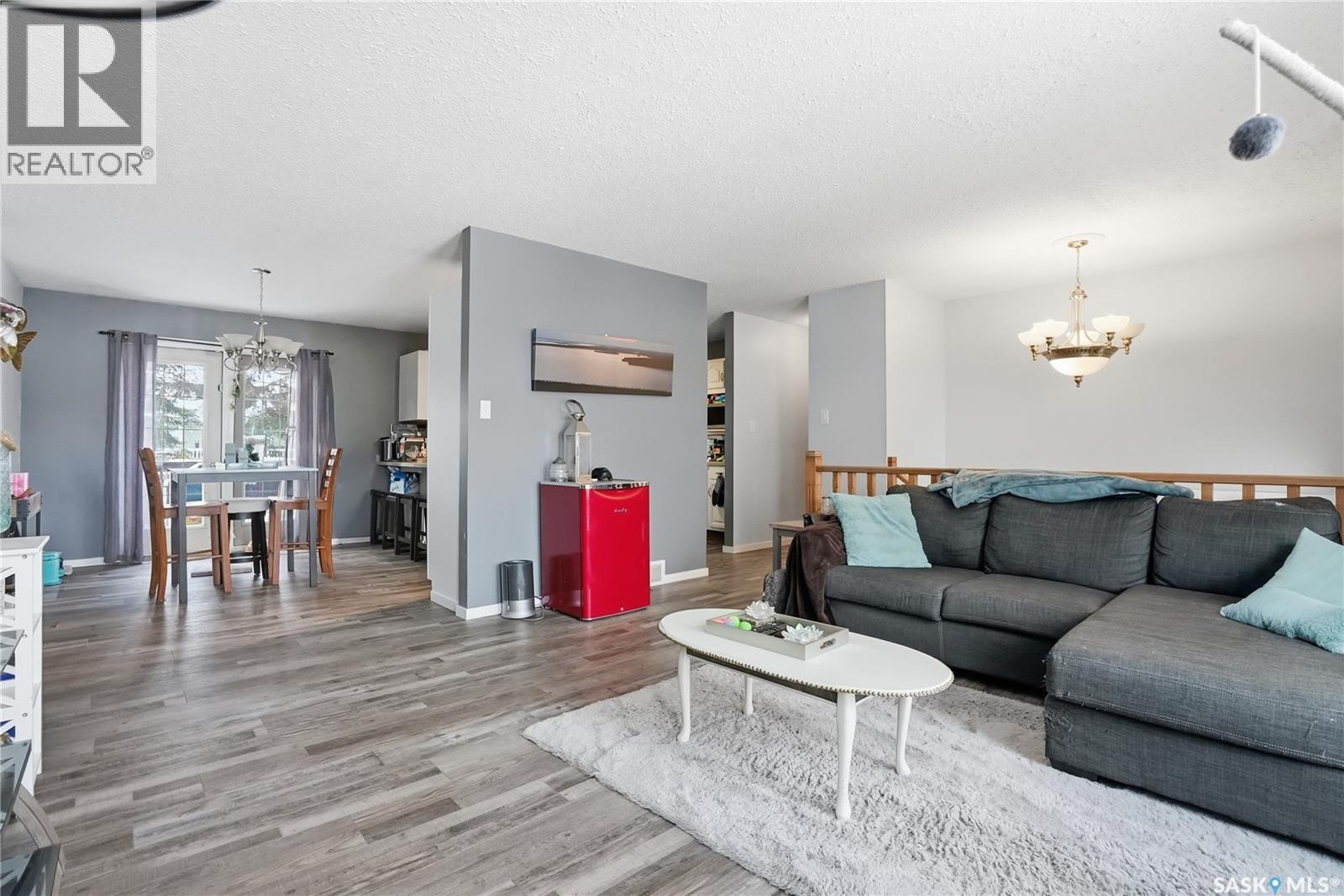 3317 Eagle Crescent, Prince Albert, SK - Indoor Photo Showing Living Room