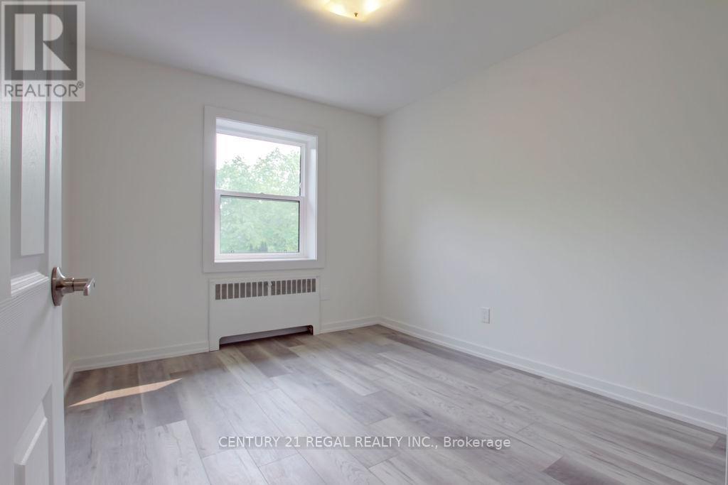 2127 Harris Crescent, Burlington, ON - Indoor Photo Showing Other Room