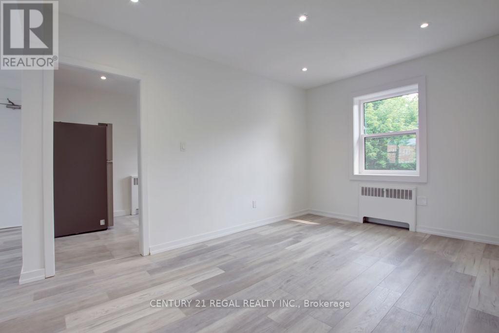 2127 Harris Crescent, Burlington, ON - Indoor Photo Showing Other Room